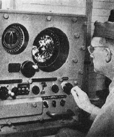 Radar operator WWII 1945 - Public domain